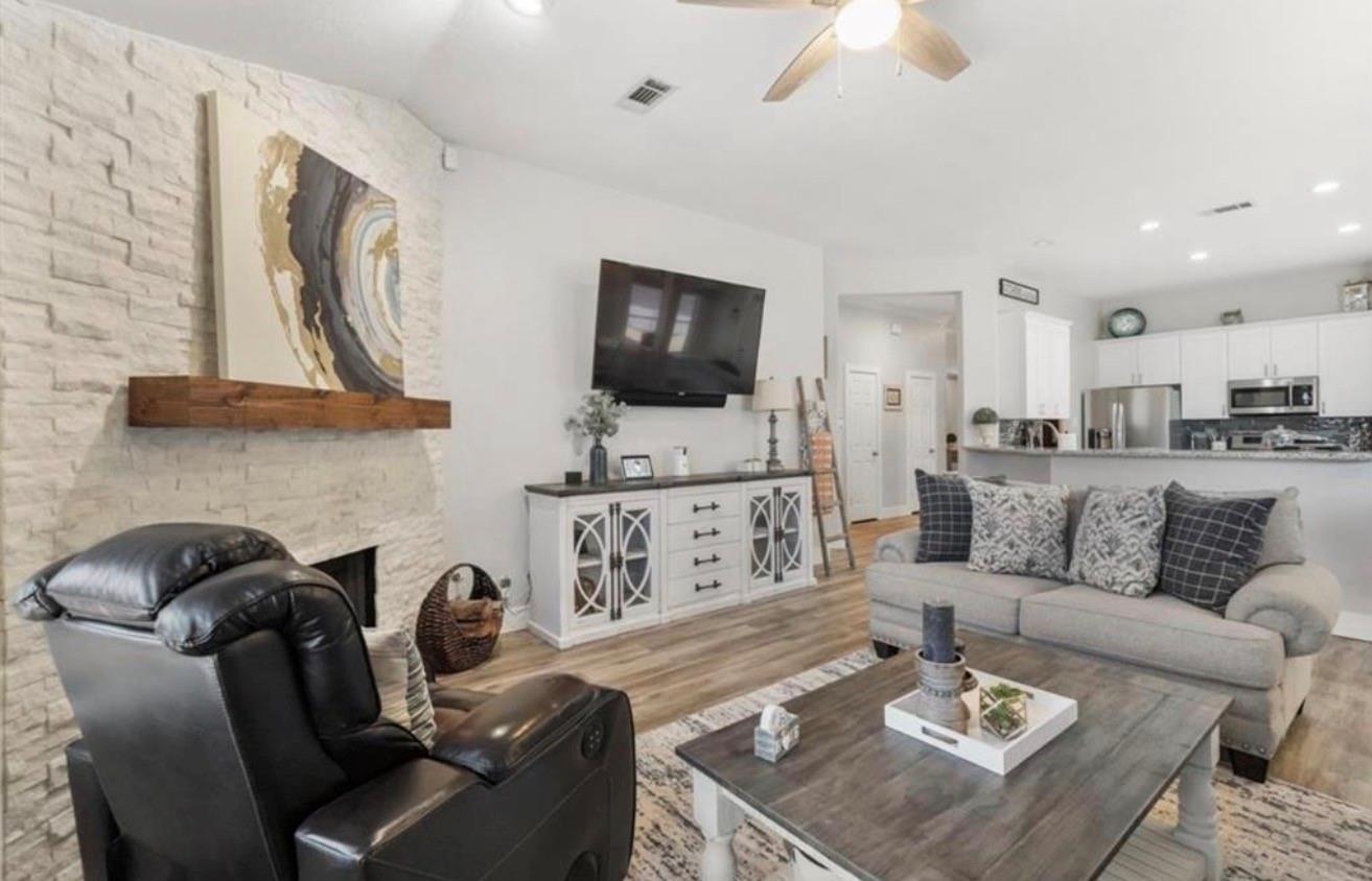 6707 Oakbranch Manor Lane