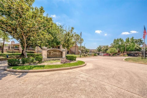 Photo of 10555 Turtlewood Court #1109, Houston, TX 77072 (MLS # 37213446)