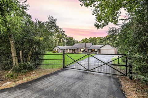 Photo of 11614 Glenora Drive, Houston, TX 77065 (MLS # 38039372) Photo of 11614 Glenora Drive, Houston, TX 77065 (MLS # 38039372)