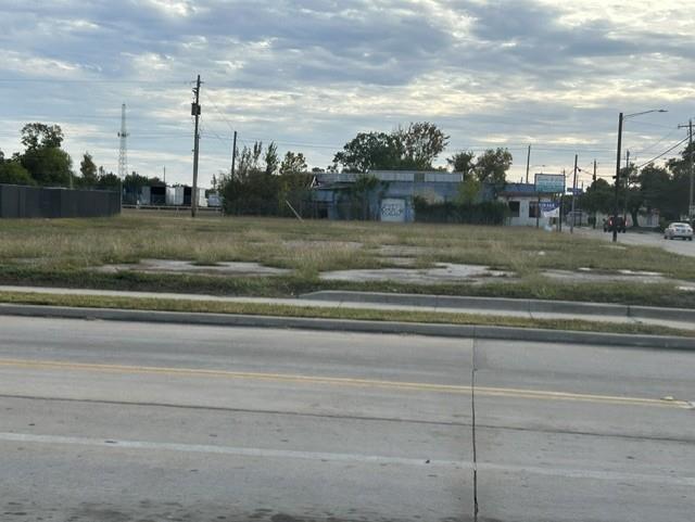 16 E Texas Avenue