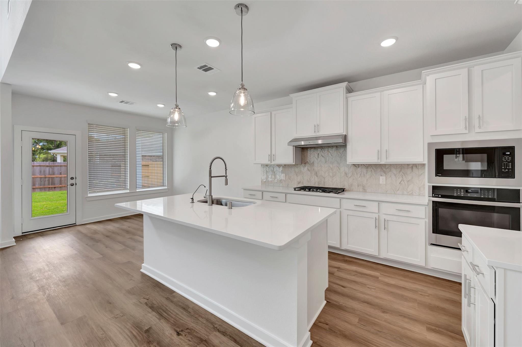 32210 Sunbeam Drive