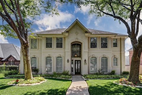 Photo of 1519 Darnley Lane, Houston, TX 77077 (MLS # 43728396)