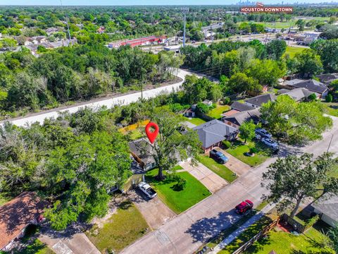 Tiny photo for 10126 Pine Moss Drive, Houston, TX 77040 (MLS # 63100915)