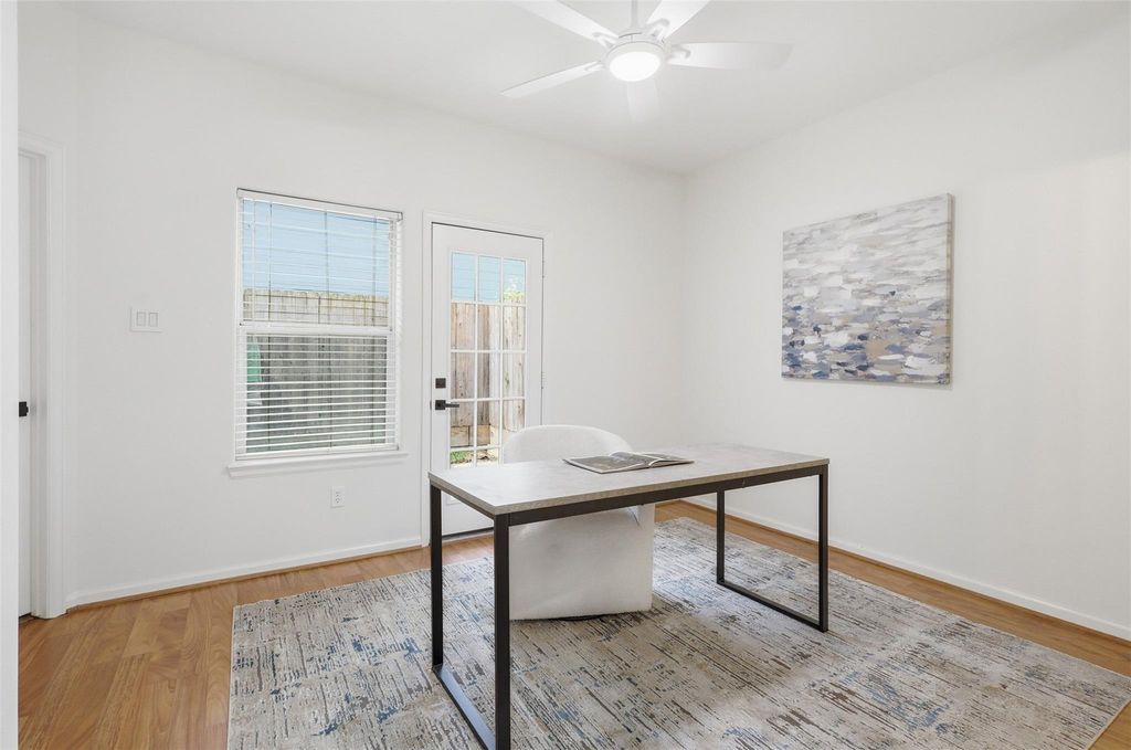 Photo of 1110 Birdsall Street, Houston, TX 77007 (MLS # 53001865)