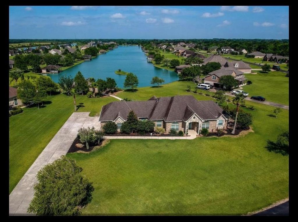 Photo of 422 Lago Circle Drive N, Santa Fe, TX 77517 (MLS # 3523269)