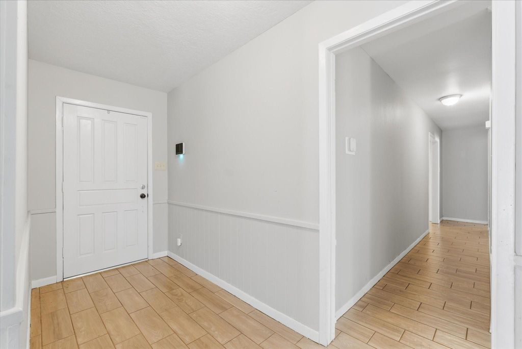 Photo of 6004 Lakeside Drive, Liberty, TX 77575 (MLS # 6953326)