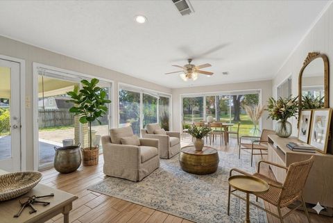 Homes For Sale - 6004 Lakeside Drive<br/> Liberty, TX 77575