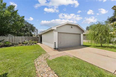 6703 Dewcrest Drive Katy TX 77449