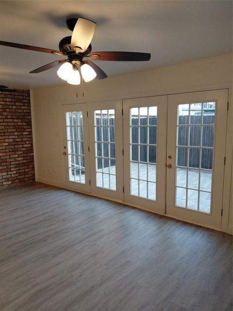 Photo of 13150 Trail Hollow Dr, Houston, TX 77079 (MLS # 25455966)