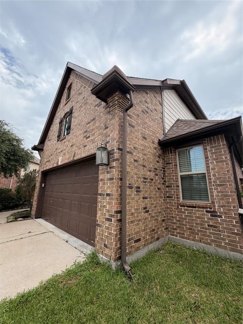 Homes For Sale - 9722 Lauren Briar Lane<br/> Humble, TX 77396