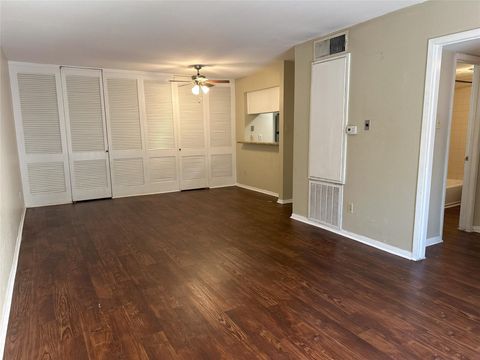 Photo of 3131 Cummins Street #9, Houston, TX 77027 (MLS # 48636178)