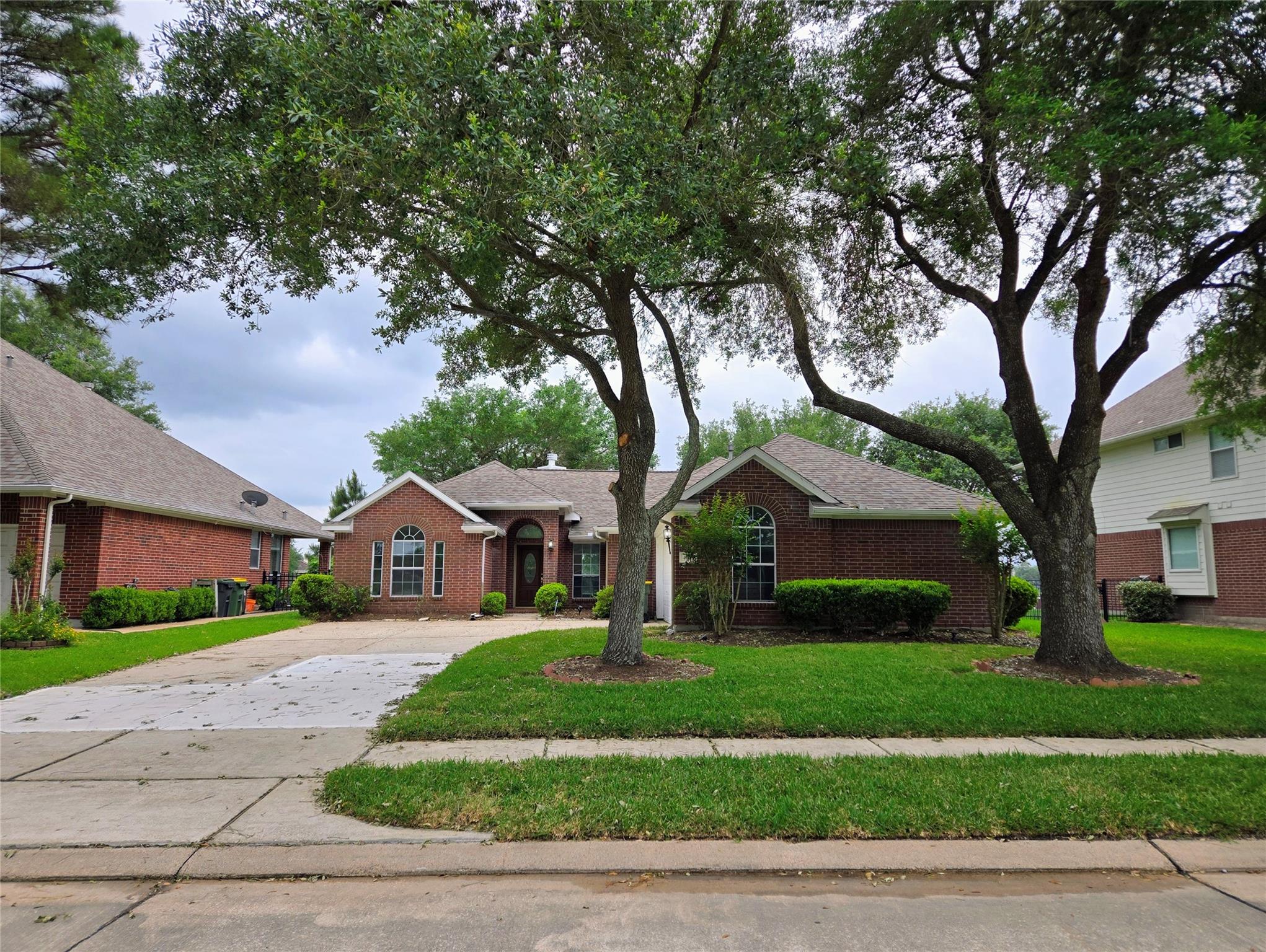 4018 Crystal Lake Circle N