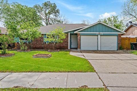 Photo of 10606 Kirkdale Drive, Houston, TX 77089 (MLS # 10240359)