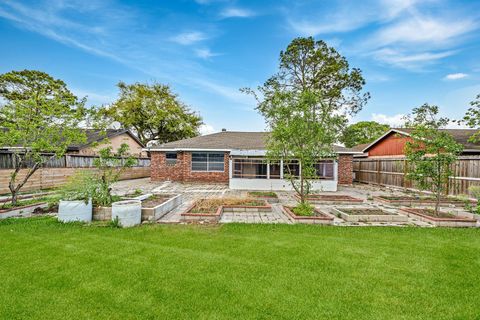 Tiny photo for 10606 Kirkdale Drive, Houston, TX 77089 (MLS # 10240359)