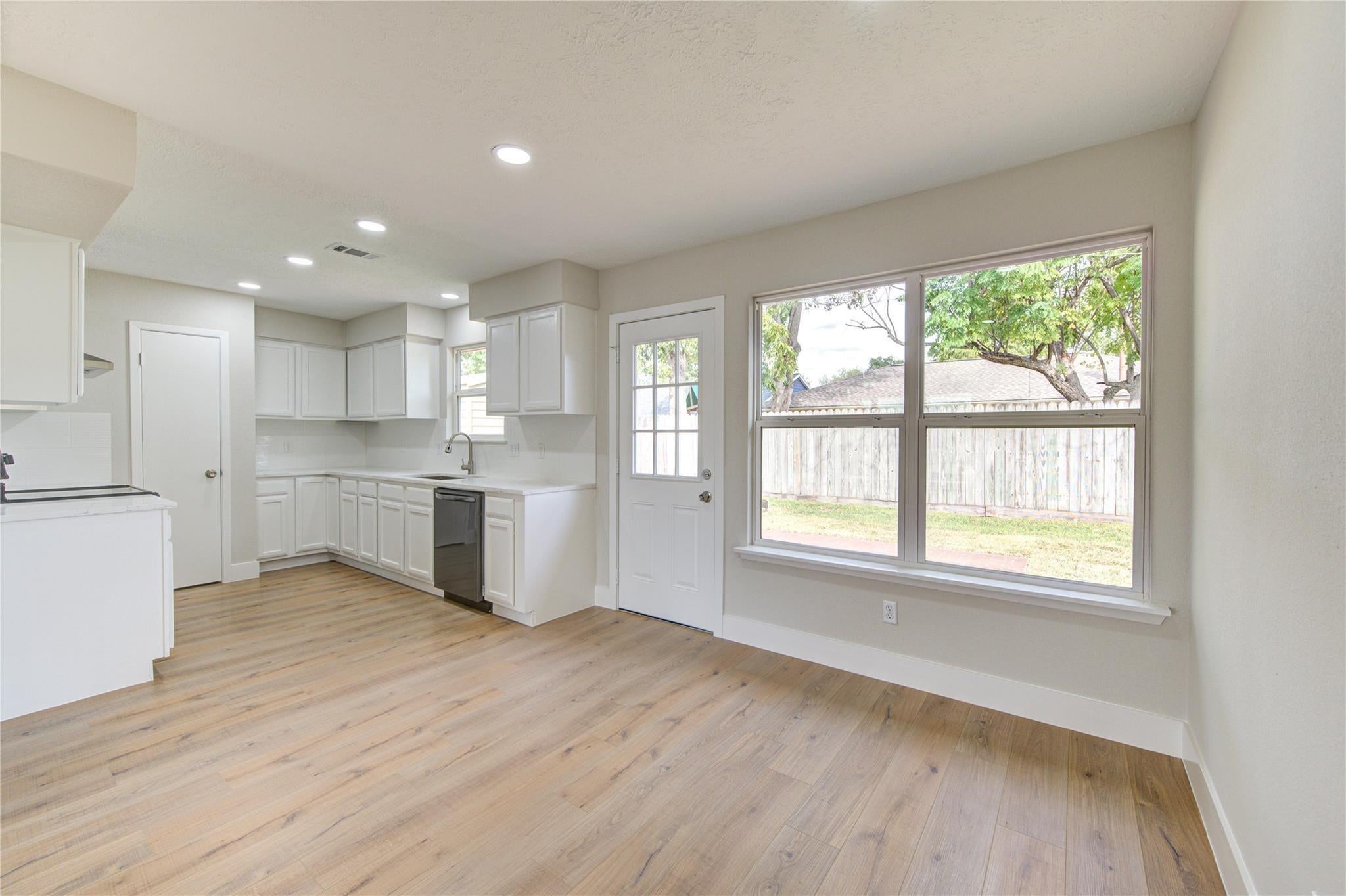 328 Meadow Wood Ct Court
