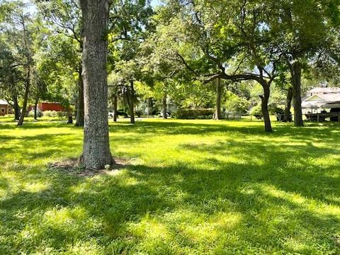 Vacant Land For Sale - Gresham Street<br/> Wallis, TX 77485