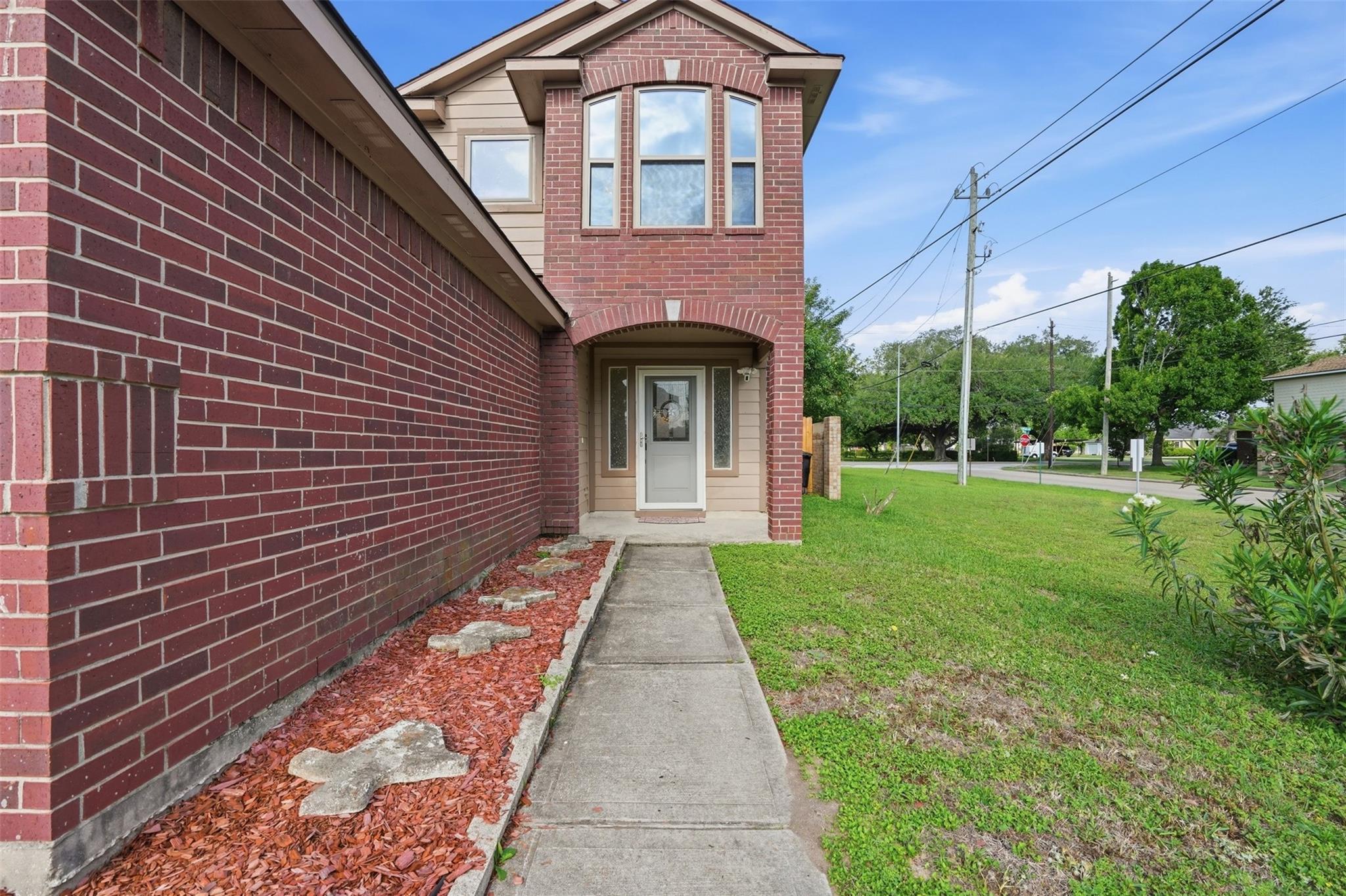 8902 Iron Springs Drive