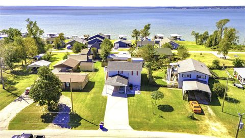 Photo of 400 Shorthorn Dr Dr, Onalaska, TX 77360 (MLS # 90696674)