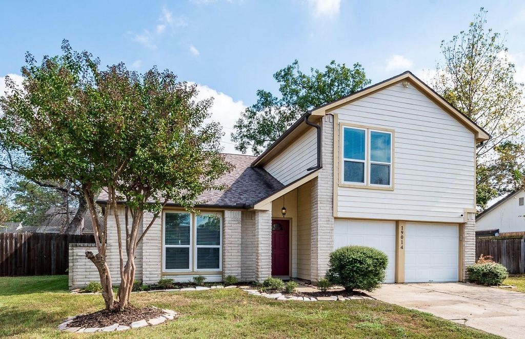 Photo of 19014 Pine Trace Court, Humble, TX 77346 (MLS # 98966106)