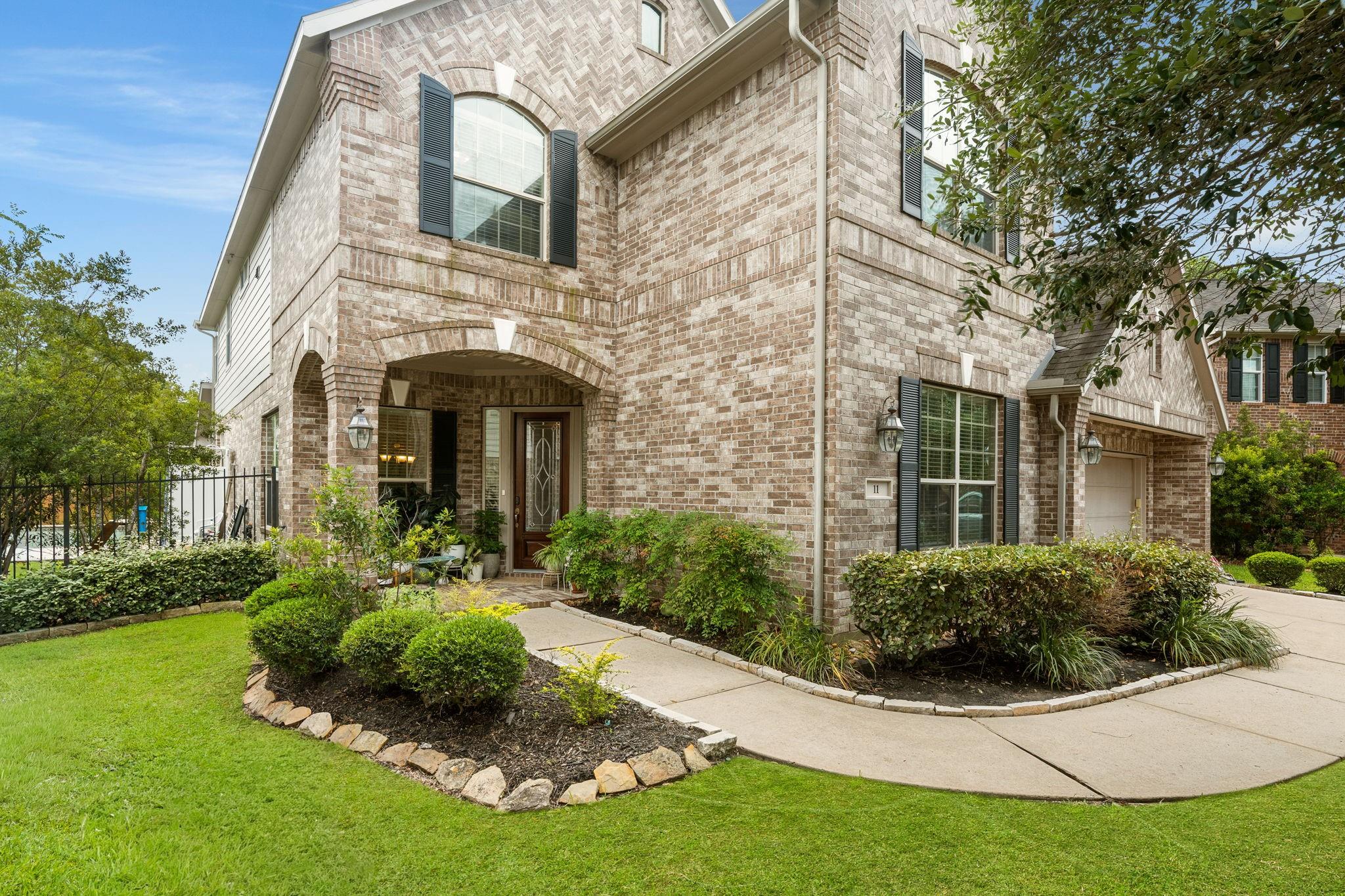 11 Pintuck Place