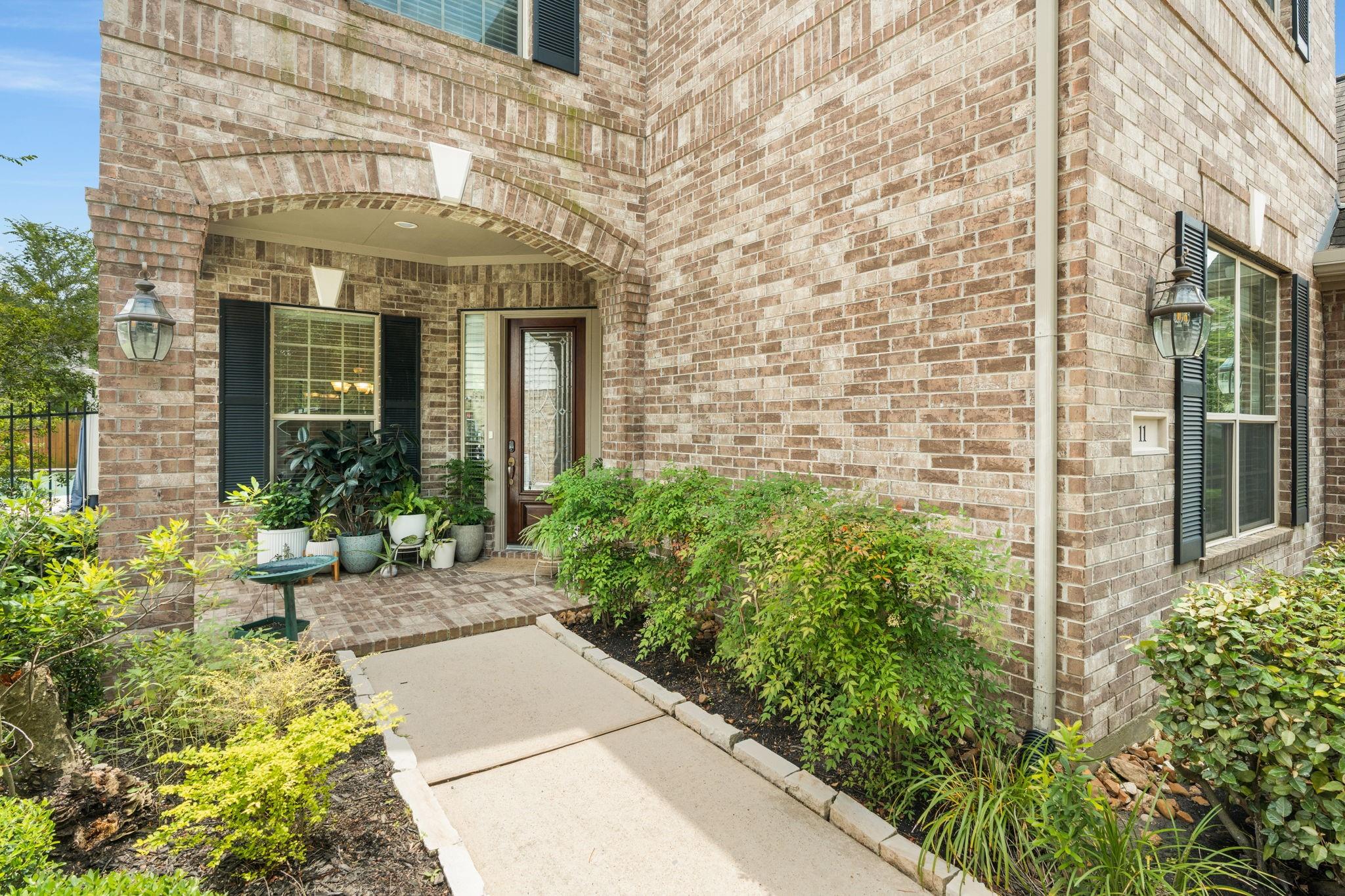 11 Pintuck Place