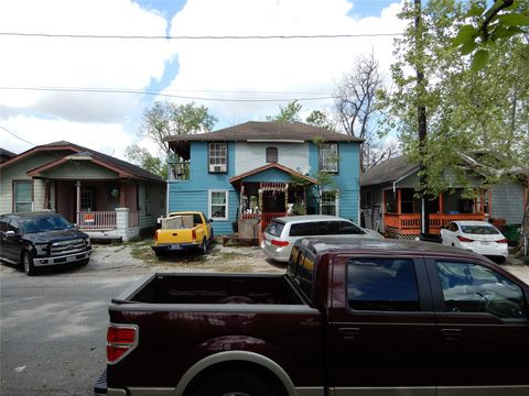 Photo of 1407 71st Street, Houston, TX 77011 (MLS # 10133088)