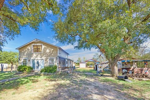 224 Avenue F Street Sealy TX 77474