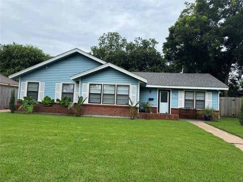 Homes For Sale - 509 23rd Avenue<br/> Texas City, TX 77590