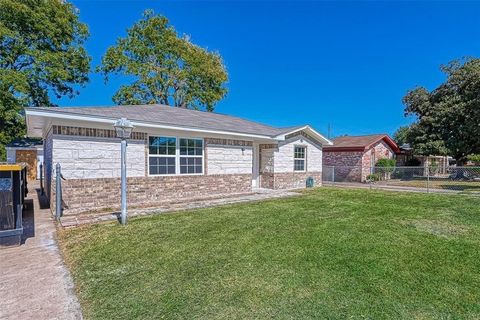Photo of 8915 Klondike Street, Houston, TX 77075 (MLS # 78583708)
