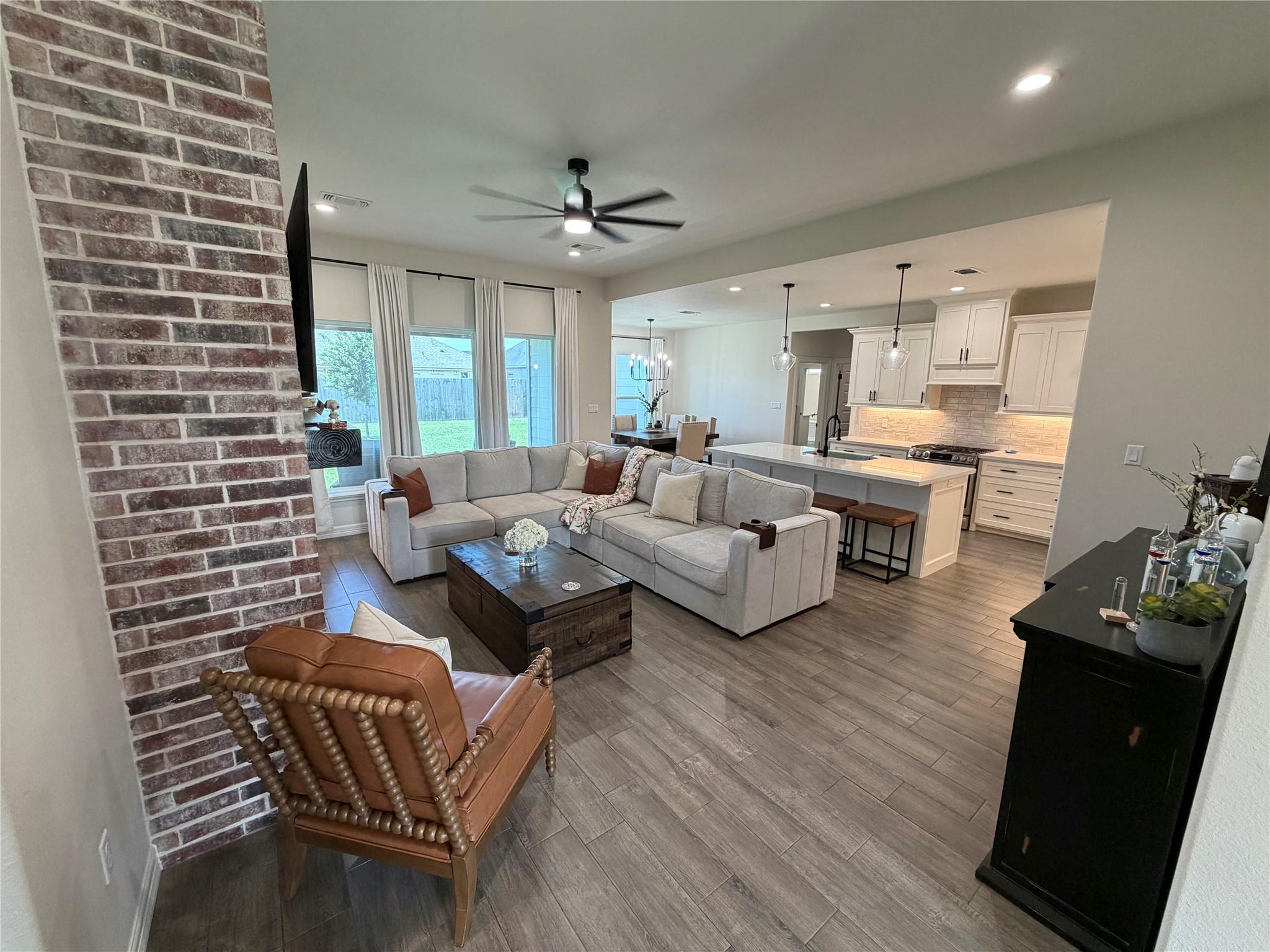 817 Greystone Lane