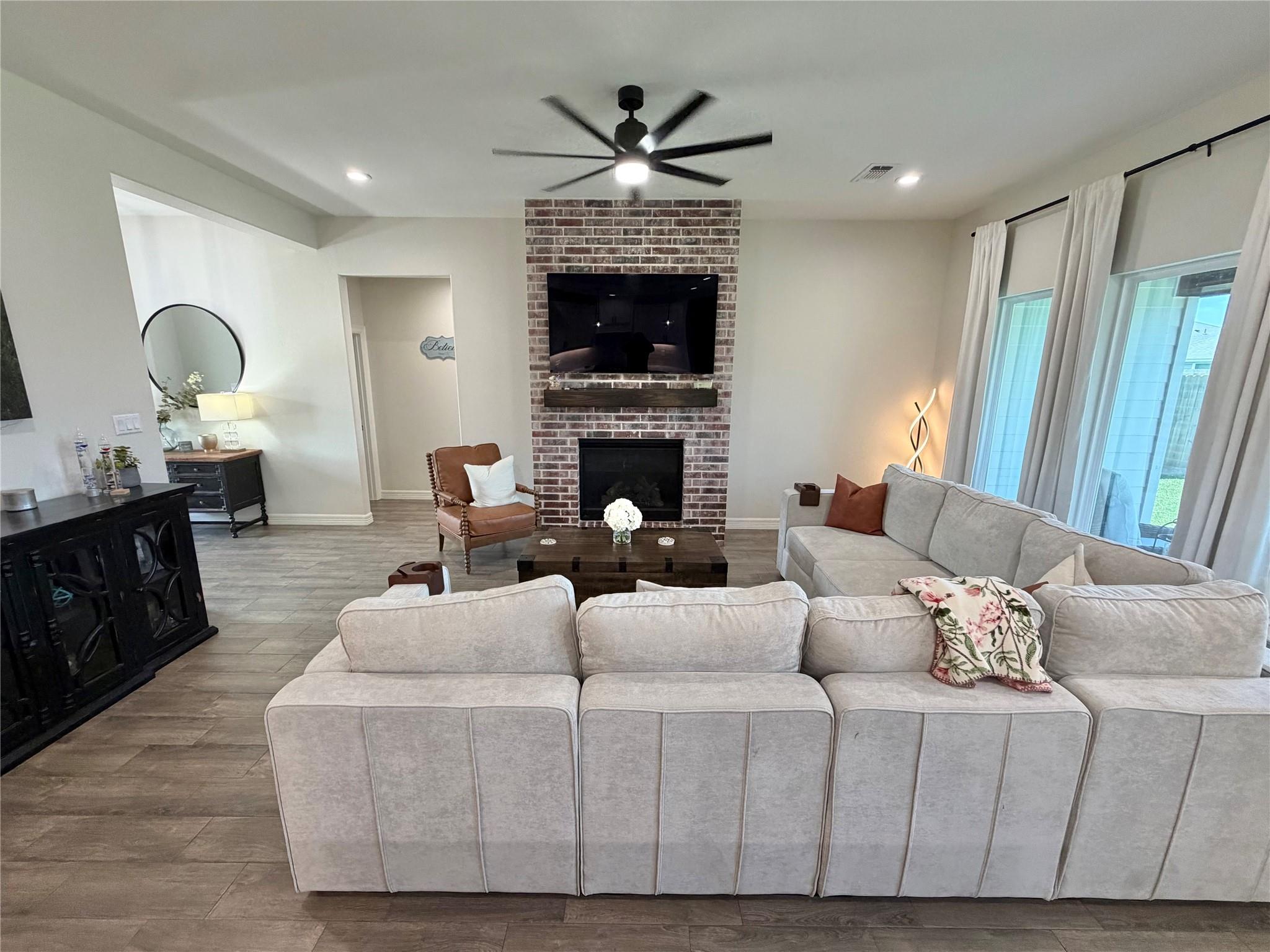 817 Greystone Lane