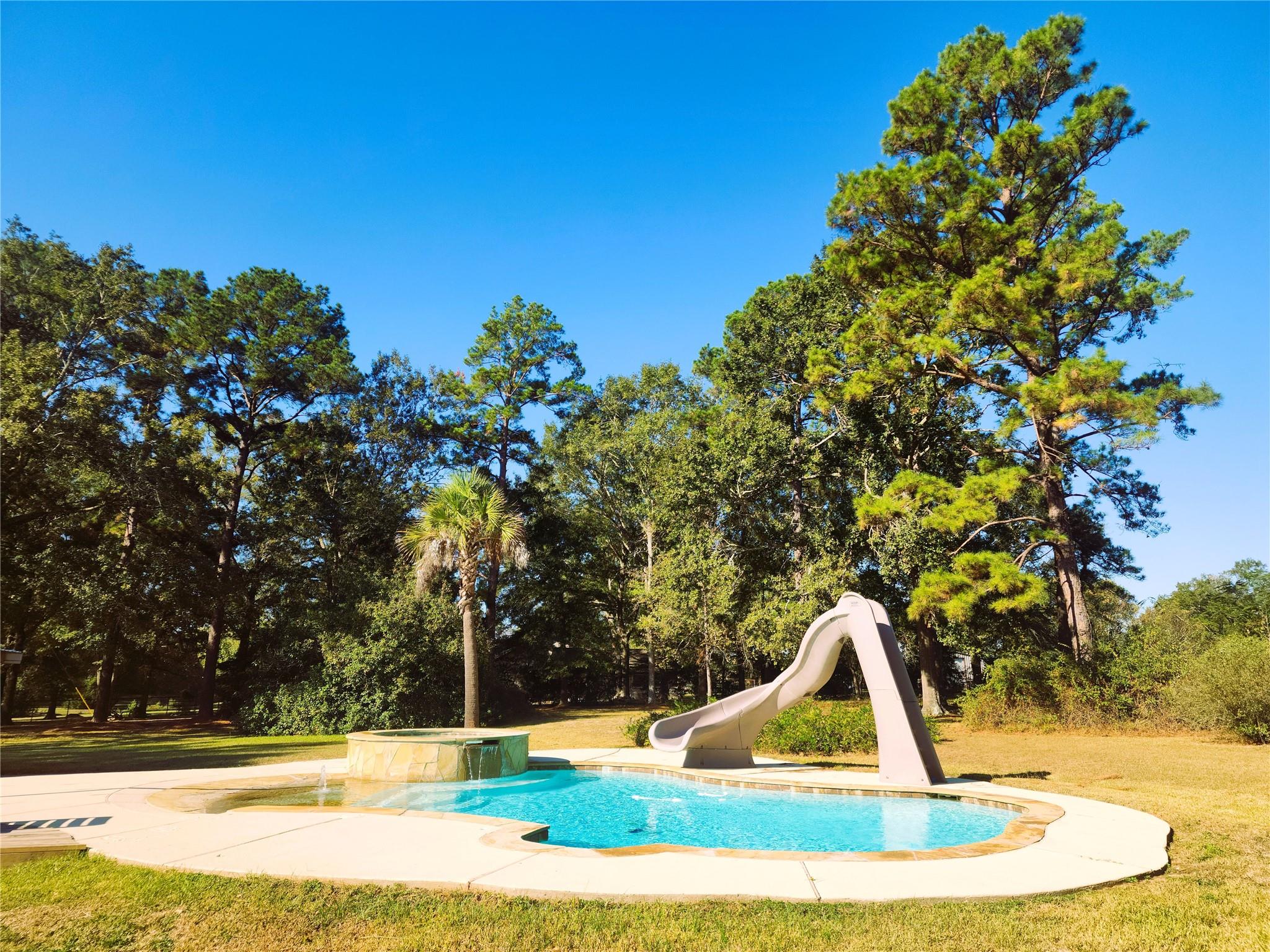 557 Fm 2693 Road E