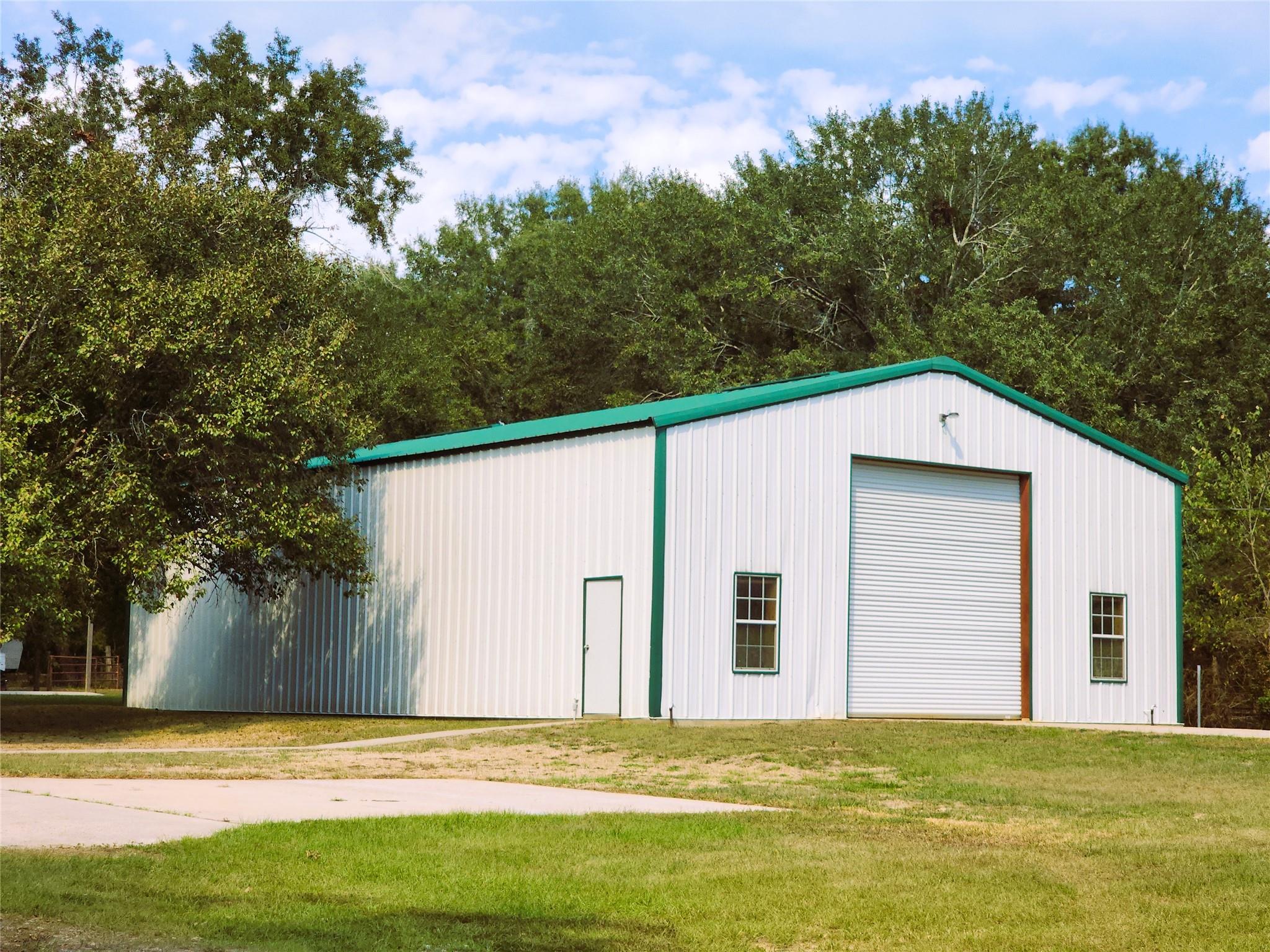 557 Fm 2693 Road E