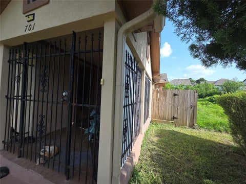 Tiny photo for 701 Mansfield Street, Houston, TX 77091 (MLS # 8115914)
