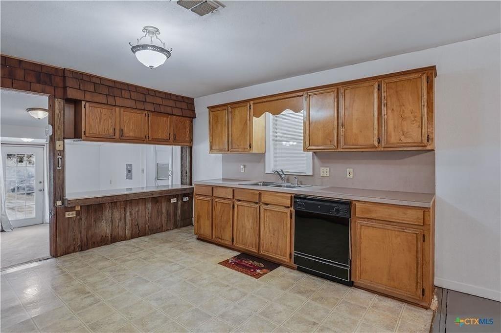 Photo of 226 Thornton Street, Gonzales, TX 78629 (MLS # 44132430)