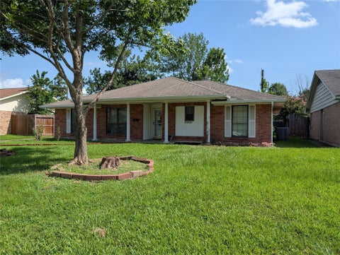 Homes For Sale - 13939 Roundstone Lane<br/> Hockley, TX 77015