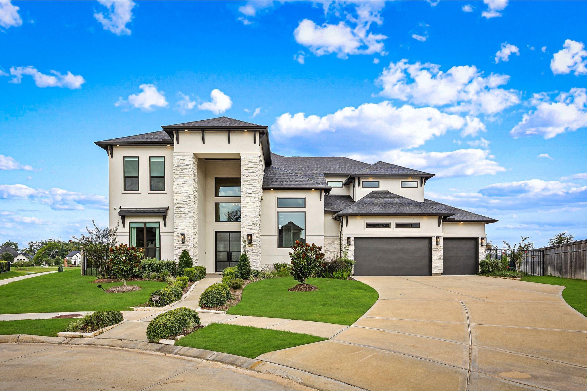 10206 Regatta Shore Drive