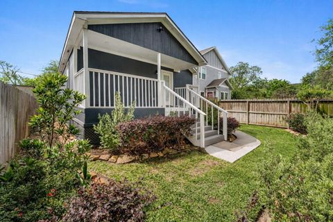 Tiny photo for 809 E 40th Street, Houston, TX 77022 (MLS # 5952260)