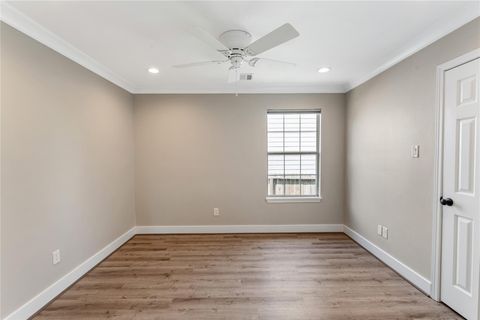 Tiny photo for 809 E 40th Street, Houston, TX 77022 (MLS # 5952260)
