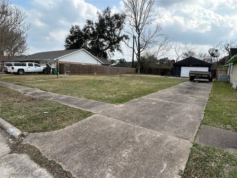 Photo of 8218 Gulf Spring Lane, Houston, TX 77075 (MLS # 75767178)