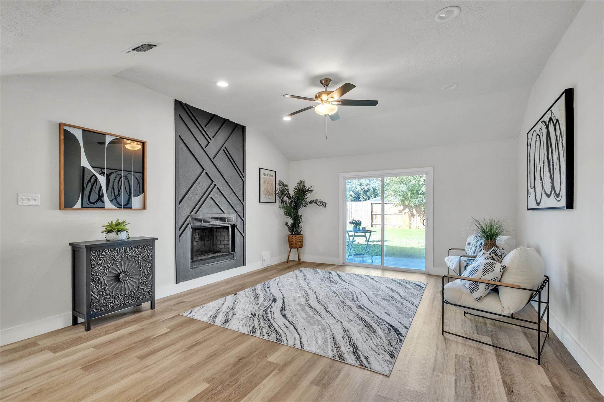 Houston, Texas 77092, United States, 3 Bedrooms Bedrooms, ,3 BathroomsBathrooms,Residential,Active,253445