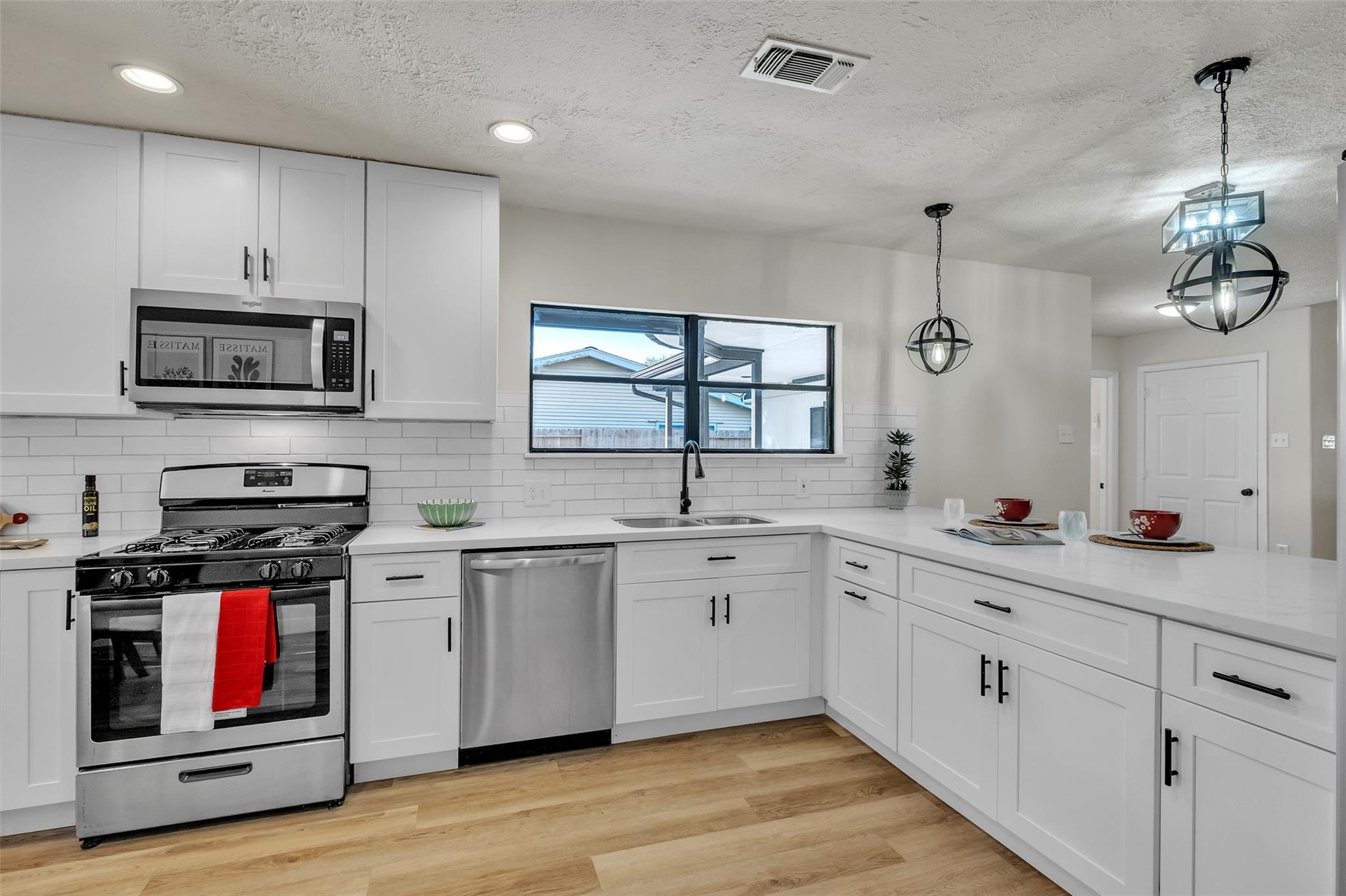 Houston, Texas 77092, United States, 3 Bedrooms Bedrooms, ,3 BathroomsBathrooms,Residential,Active,253445