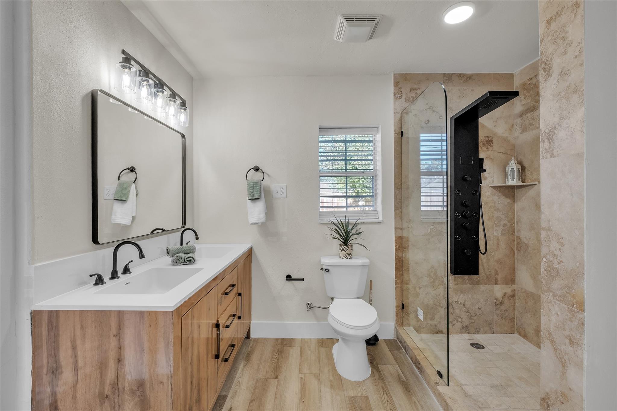 Houston, Texas 77092, United States, 3 Bedrooms Bedrooms, ,3 BathroomsBathrooms,Residential,Active,253445