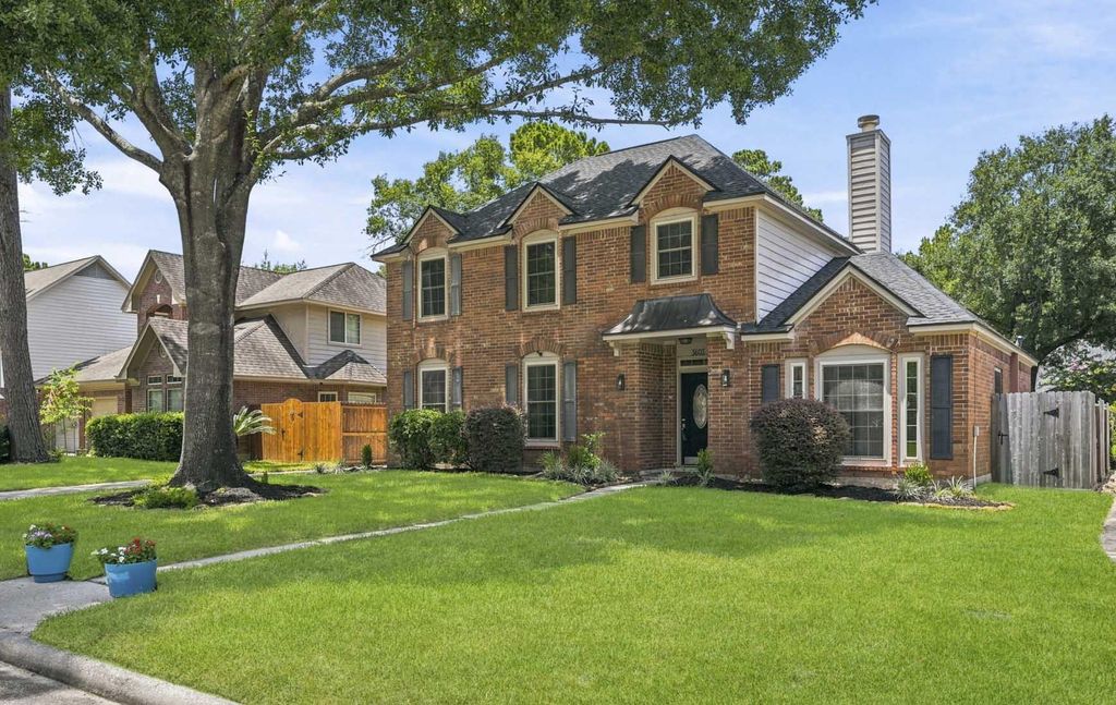 Photo of 3603 Scenic Valley Drive, Houston, TX 77345 (MLS # 40681969)
