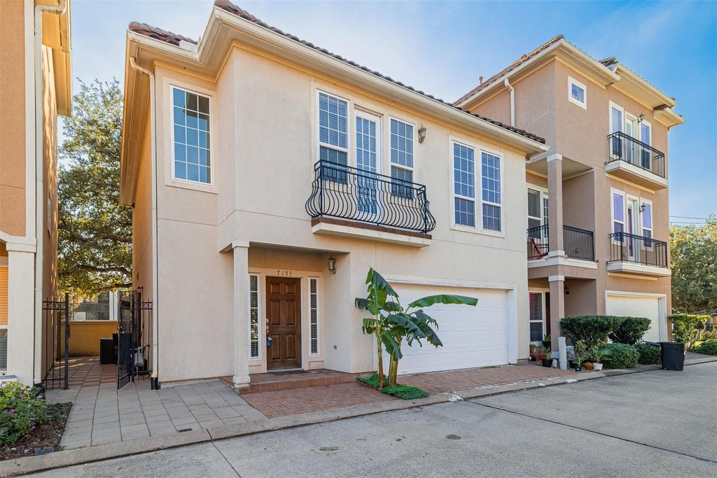 Photo of 7155 Windwater Lagoon Dr, Houston, TX 77036 (MLS # 42019497)