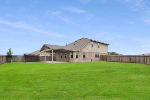 Homes For Sale - 430 Walnut Branch Drive<br/> Baytown, TX 77523
