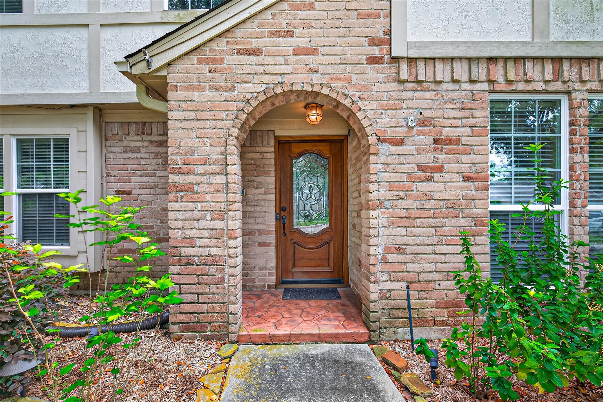 16217 Lakeview Drive