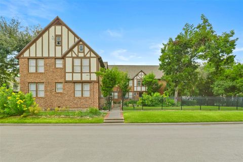 Photo of 436 Westmoreland Street #6, Houston, TX 77006 (MLS # 34474470)