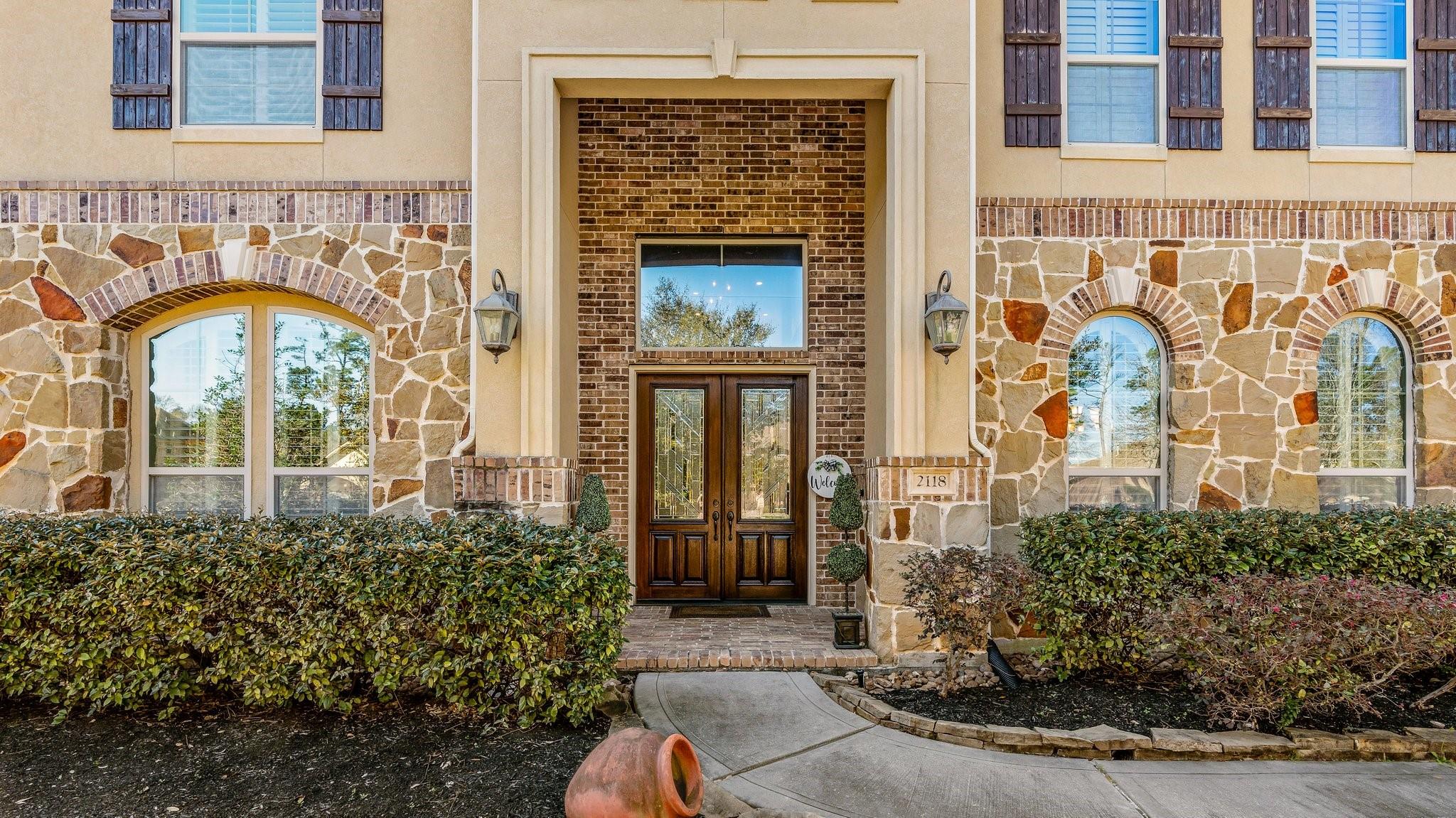 2118 Barton Woods Boulevard