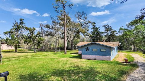 Homes For Sale - 3315 Saint Anne Street<br/> Liverpool, TX 77577